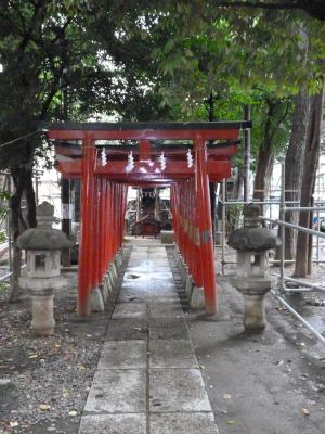 Inari shrine at Hanazono Jinja